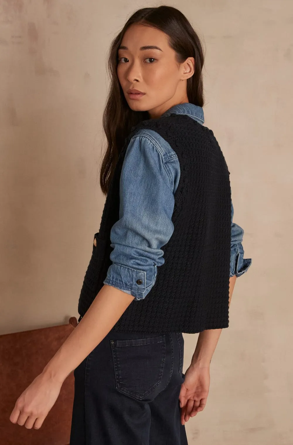 LEA BIS SLEEVELESS NAVY CARDIGAN
